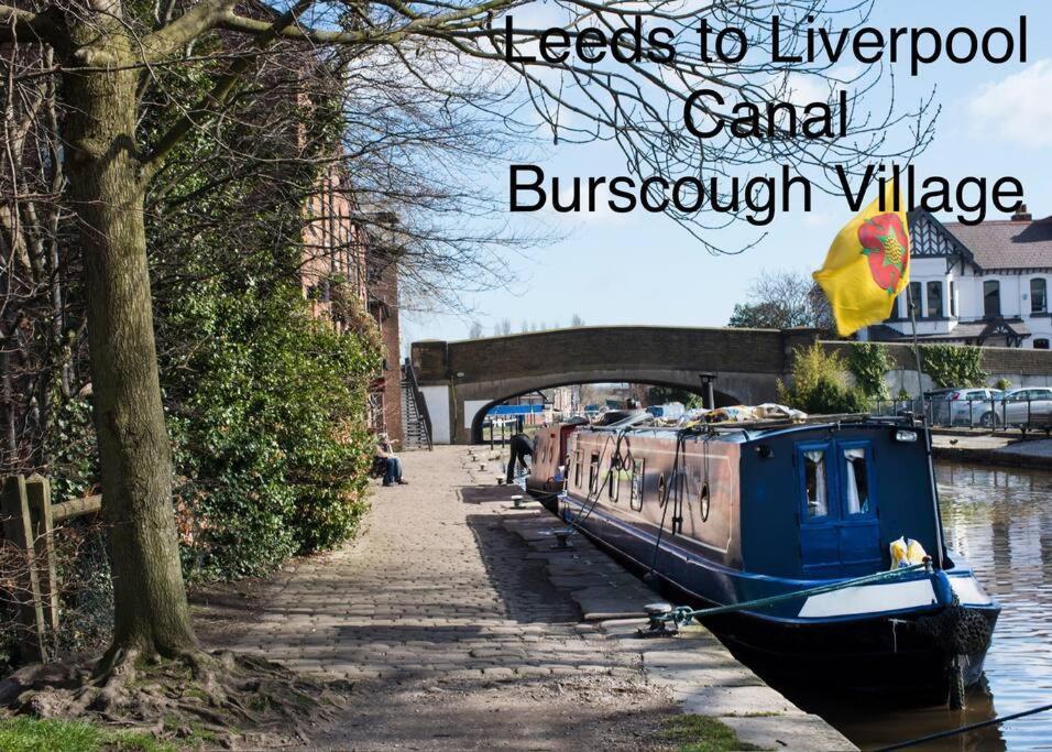 Idyllic Bungalow, Ideal Location In West Lancashire Burscough Kültér fotó